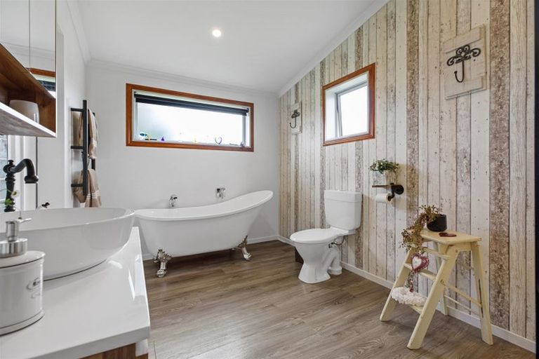 Photo of property in 11 Sarona Park Drive, Omanawa, Tauranga, 3171