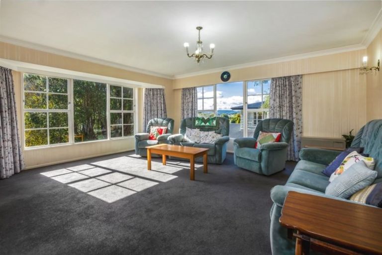 Photo of property in 12 Balliol Drive, Tawa, Wellington, 5028