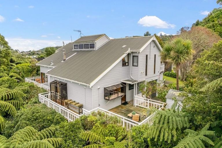 Photo of property in 74 Viewmont Drive, Harbour View, Lower Hutt, 5010