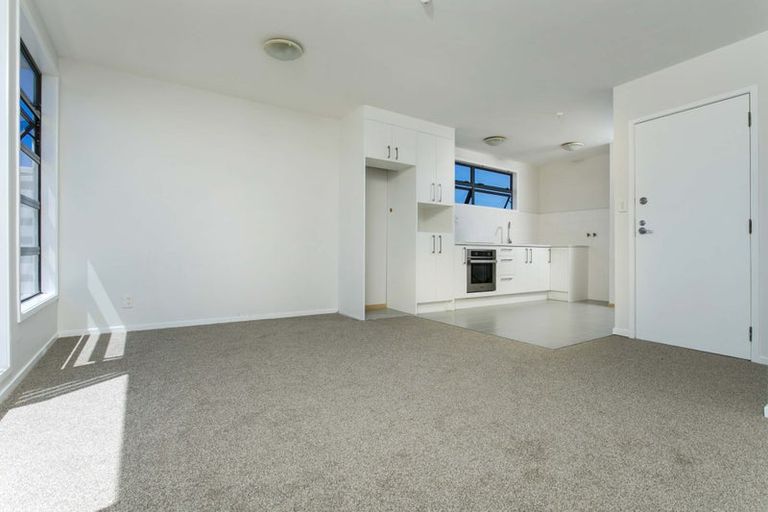Photo of property in 420/18 Sunnyhaven Avenue, Beach Haven, Auckland, 0626
