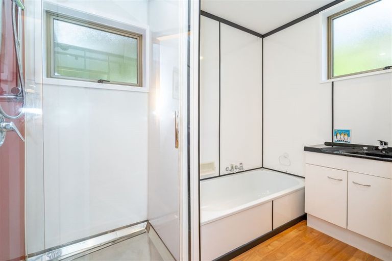 Photo of property in 22 Howard Street, Macandrew Bay, Dunedin, 9014