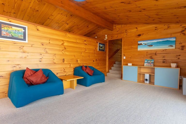 Photo of property in 6 Tahi Road, Paraparaumu Beach, Paraparaumu, 5032