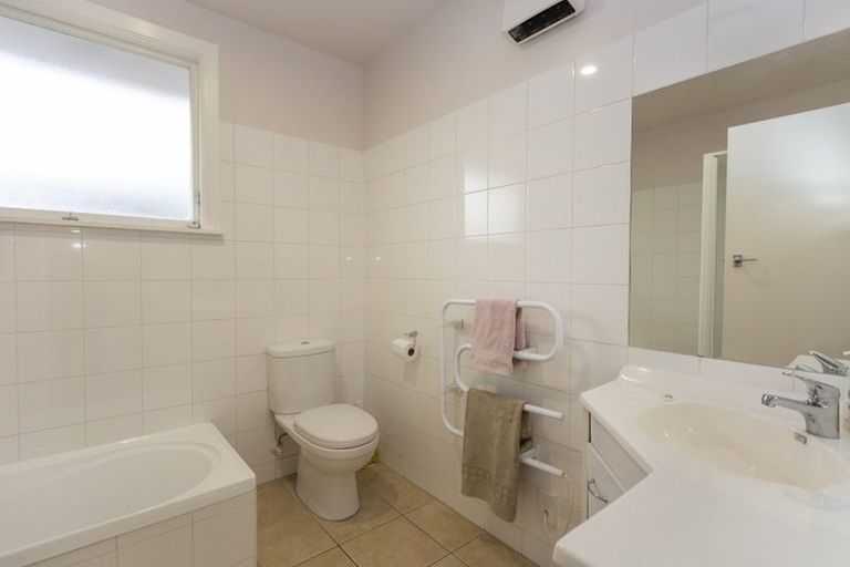 Photo of property in 28 Barnes Road, Redwood, Christchurch, 8051