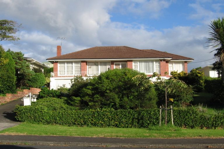 Photo of property in 16 Sherwood Avenue, Te Atatu South, Auckland, 0610