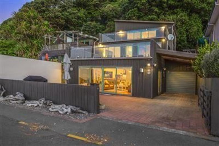 Photo of property in 10 Ocean Parade, Pukerua Bay, 5026