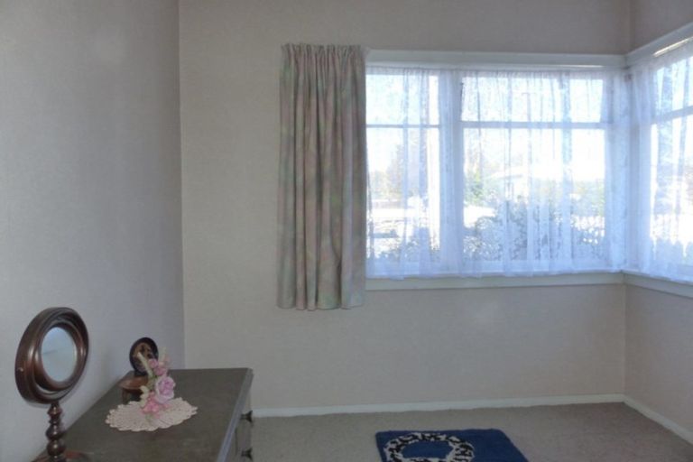 Photo of property in 28 Leonard Street, Waimate, 7924