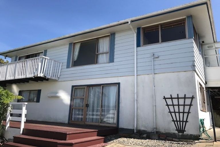 Photo of property in 10 Fantail Grove, Belmont, Lower Hutt, 5010