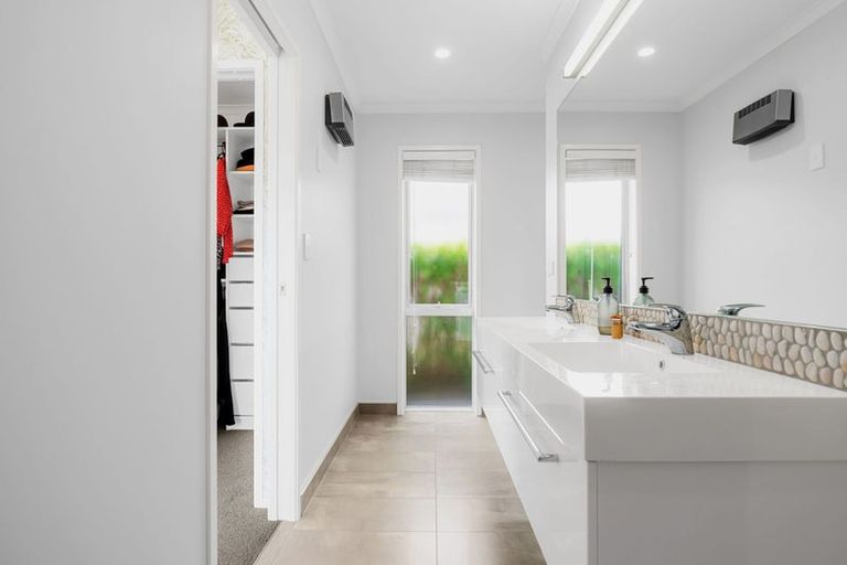 Photo of property in 46 Helen June Avenue, Flagstaff, Hamilton, 3210