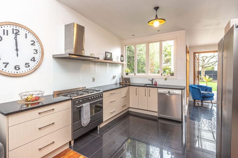 Photo of property in 2 Watkin Street, Tawhero, Whanganui, 4501