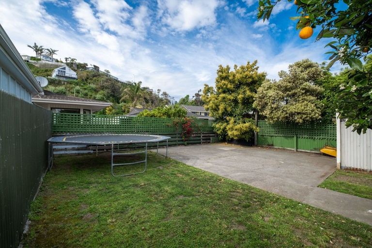 Photo of property in 6 Breakwater Road, Bluff Hill, Napier, 4110