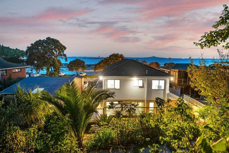 Photo of property in 20 Matakatia Parade, Matakatia, Whangaparaoa, 0930