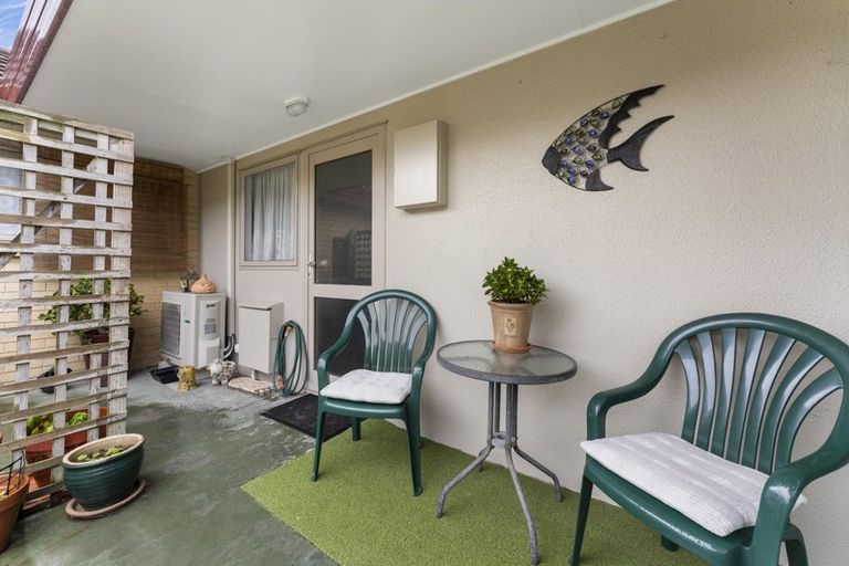 Photo of property in 3 Foxtail Fern, Kelvin Grove, Palmerston North, 4414