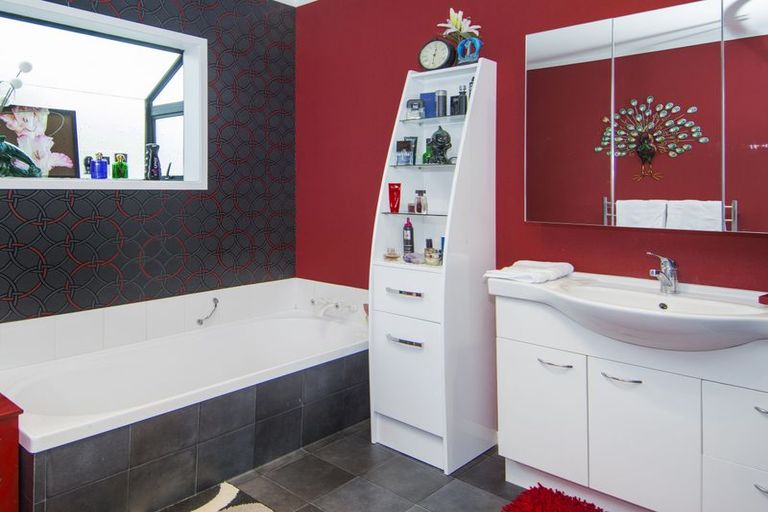 Photo of property in 111 Matapihi Road, Mount Maunganui, 3116