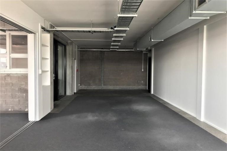 Photo of property in 33 Sale Street, Cockle Bay, Auckland, 2014