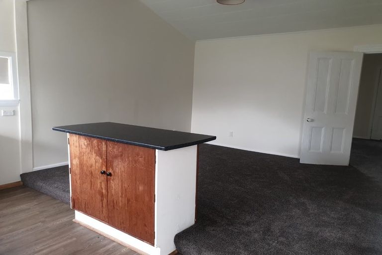 Photo of property in 41-41a Carthew Street, Okato, 4335