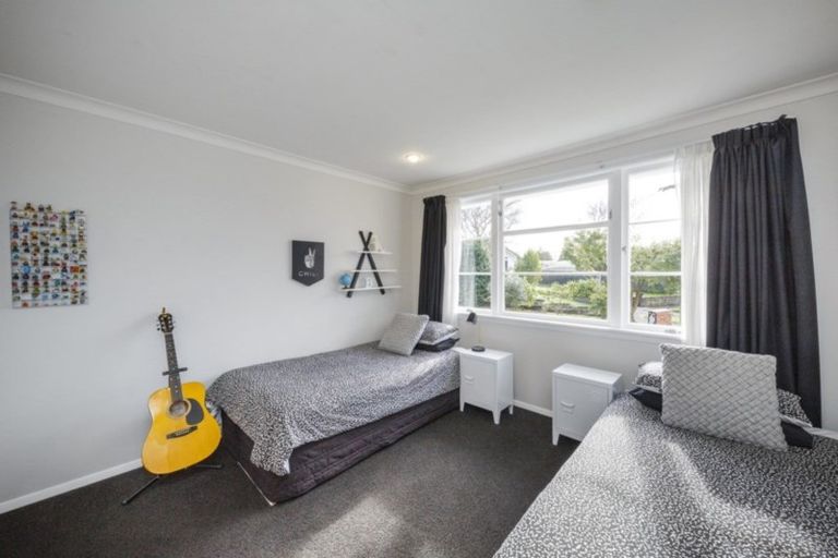 Photo of property in 8 Leigh Place, Awapuni, Palmerston North, 4412