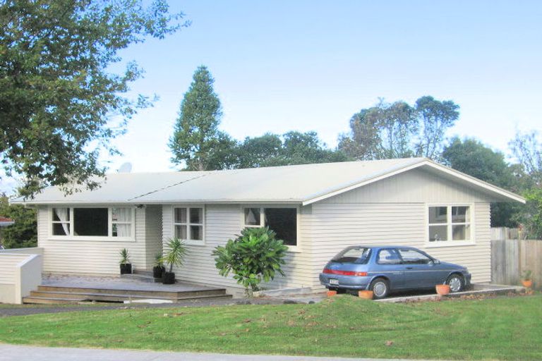 Photo of property in 20 Hartley Terrace, Massey, Auckland, 0614