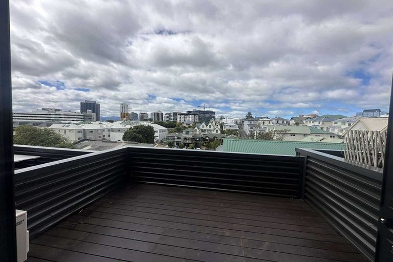 Photo of property in 163 Grant Road, Thorndon, Wellington, 6011