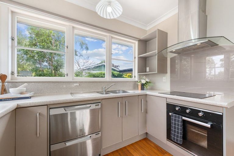Photo of property in 2 Squires Place, Awapuni, Palmerston North, 4412