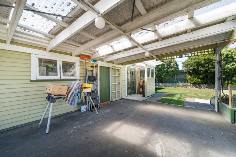 Photo of property in 18 Belvedere Crescent, Takaro, Palmerston North, 4412
