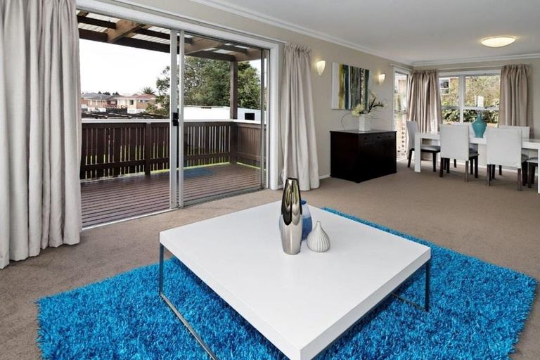 Photo of property in 4204a Great North Road, Glendene, Auckland, 0602