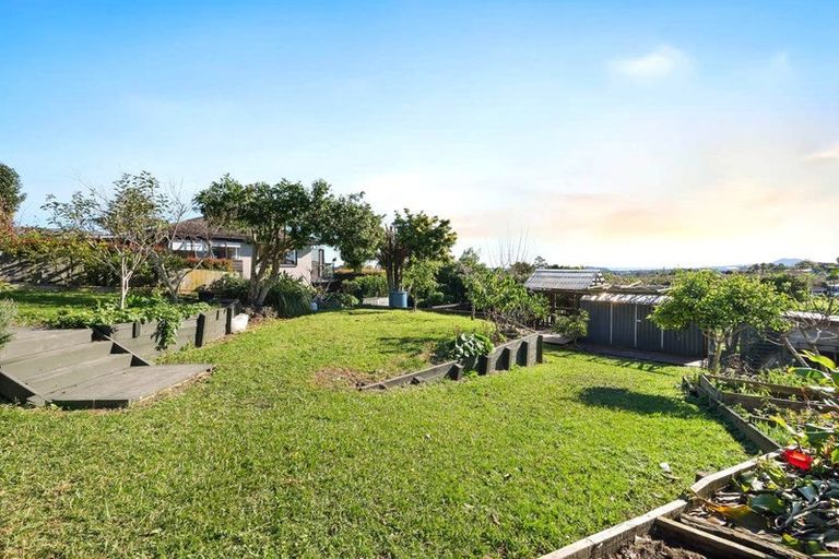 Photo of property in 150 Bleakhouse Road, Mellons Bay, Auckland, 2014