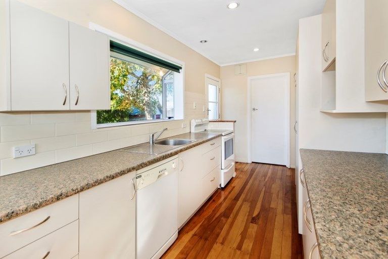 Photo of property in 26 Sutton Crescent, Papakura, 2110