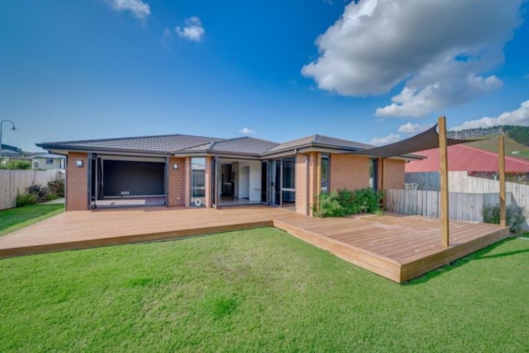 Photo of property in 35 Bryan Gallagher Place, Welcome Bay, Tauranga, 3175