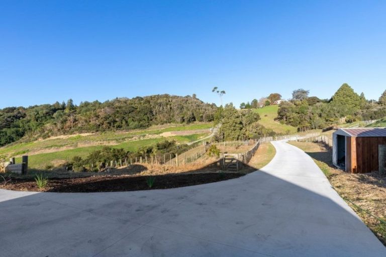 Photo of property in 39 Windmill Glen Road, Dairy Flat, Albany, 0794