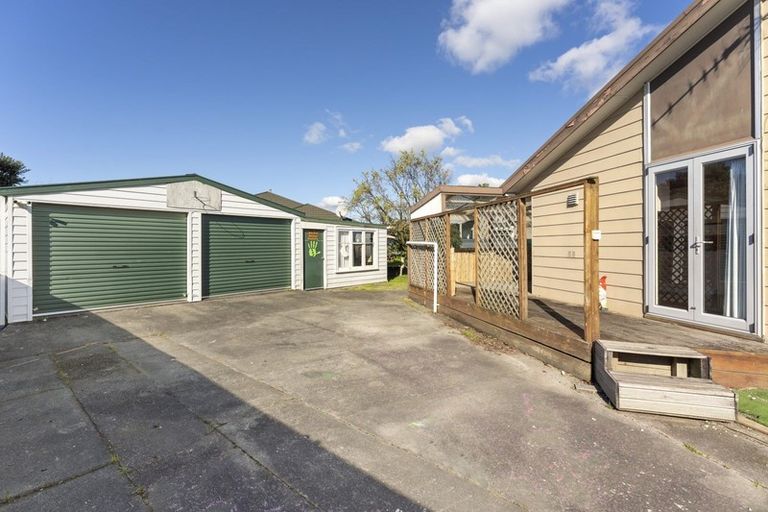 Photo of property in 8 Rutland Place, Milson, Palmerston North, 4414