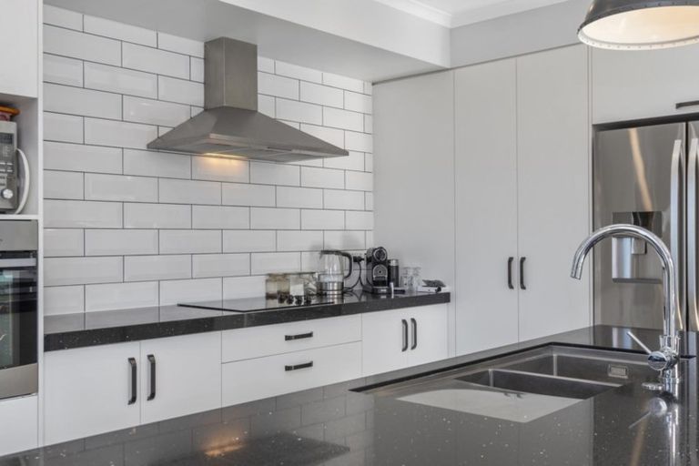 Photo of property in 34 Cassinia Close, Papamoa Beach, Papamoa, 3118