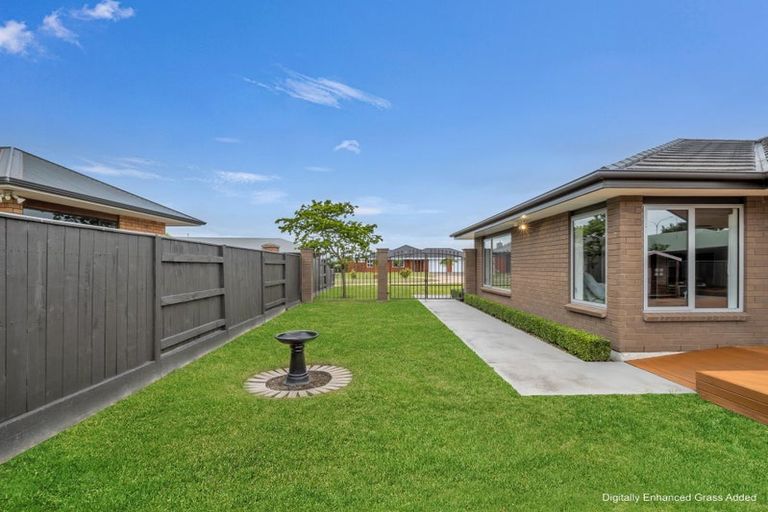 Photo of property in 3 Crabapple Close, Milson, Palmerston North, 4414