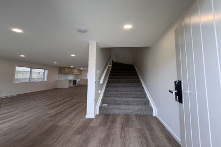 Photo of property in 7 Sheralee Place, Bucklands Beach, Auckland, 2014