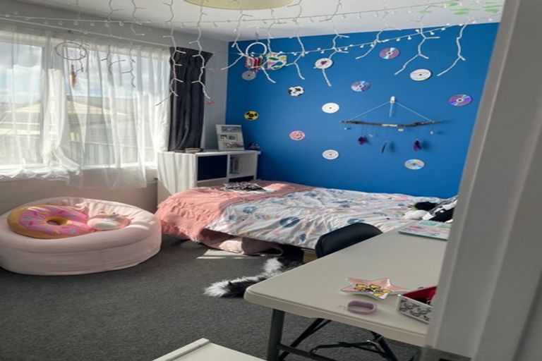 Photo of property in 18 Farnborough Crescent, Mangere, Auckland, 2022