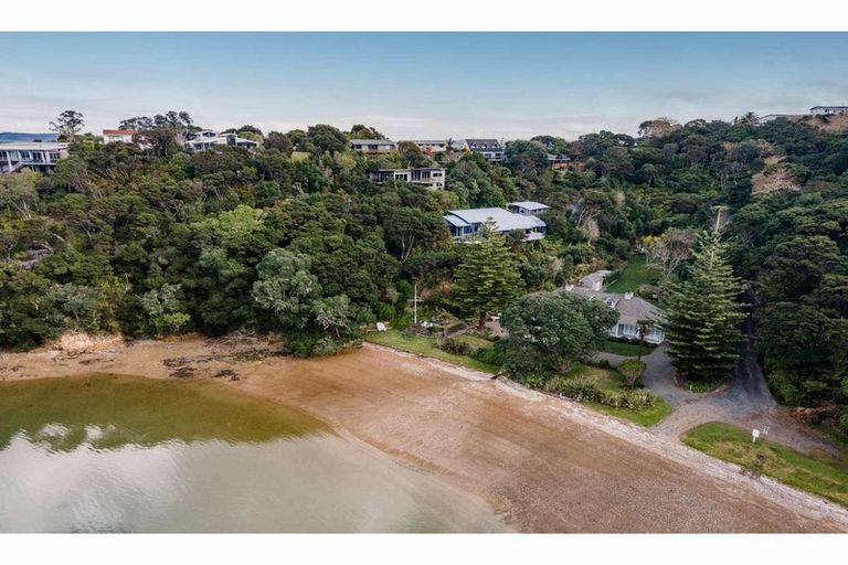 Photo of property in 87 Doves Bay Road, Kerikeri, 0294