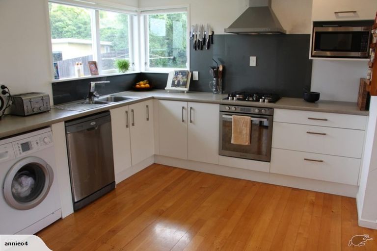 Photo of property in 1/4 Margaret Place, Milford, Auckland, 0620