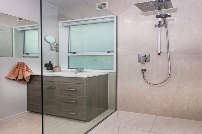 Photo of property in 5 Hillside Lane, Tairua, 3508