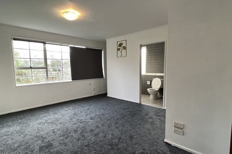 Photo of property in 31 Lyren Place, Half Moon Bay, Auckland, 2012