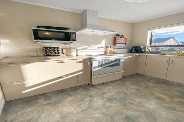 Photo of property in 56b Avondale Road, Taradale, Napier, 4112