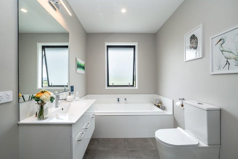 Photo of property in 59 Kahutara Road, Kahutara, 5771