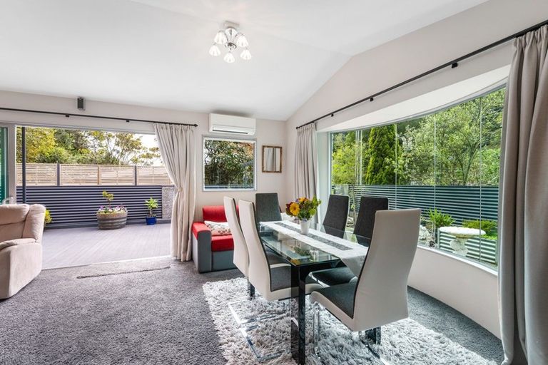 Photo of property in 108 Pinehaven Road, Pinehaven, Upper Hutt, 5019