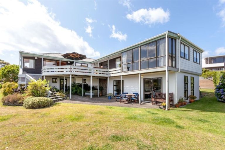 Photo of property in 136 Tirohanga Drive, Whangamata, 3620