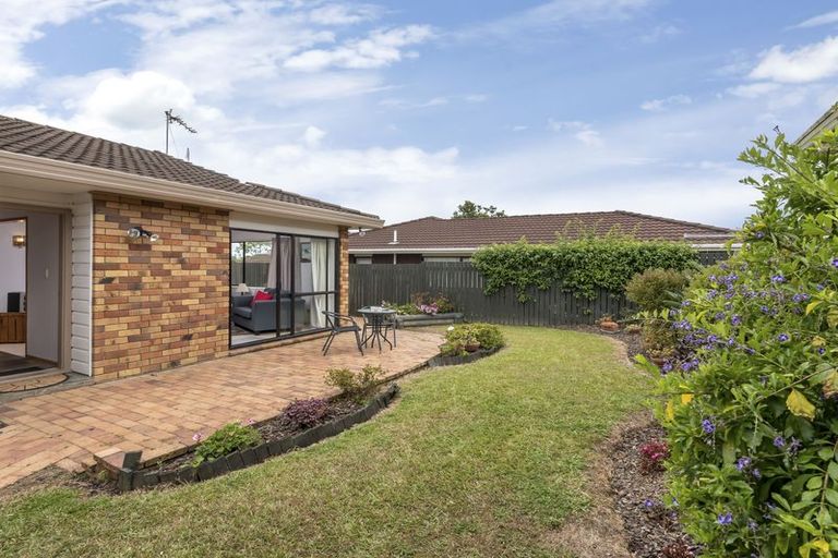 Photo of property in 14b Billabong Place, Botany Downs, Auckland, 2010