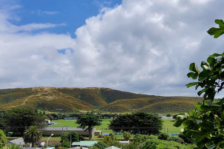 Photo of property in 74 Mana Esplanade, Paremata, Porirua, 5026