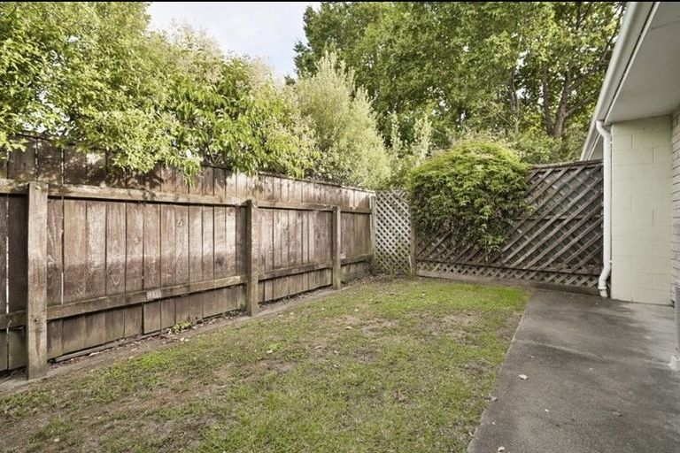 Photo of property in 2/8a Christie Crescent, Havelock North, 4130