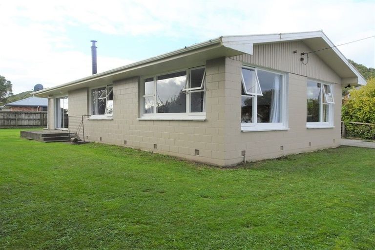 Photo of property in 5 Jamieson Road, Karoro, Greymouth, 7805