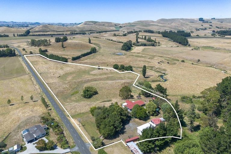 Photo of property in 85 Oruawharo Road, Takapau, Waipukurau, 4281