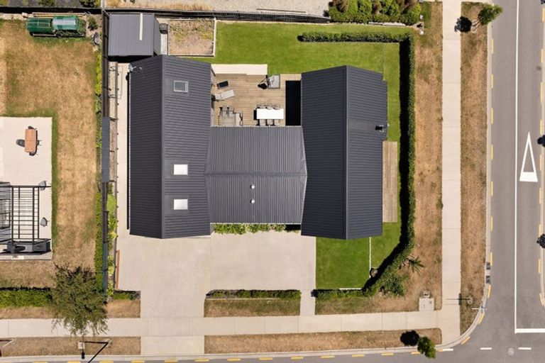 Photo of property in 14 Mount Nicholas Avenue, Wanaka, 9305