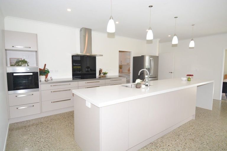 Photo of property in 4 Avalanche Place, Wanaka, 9305