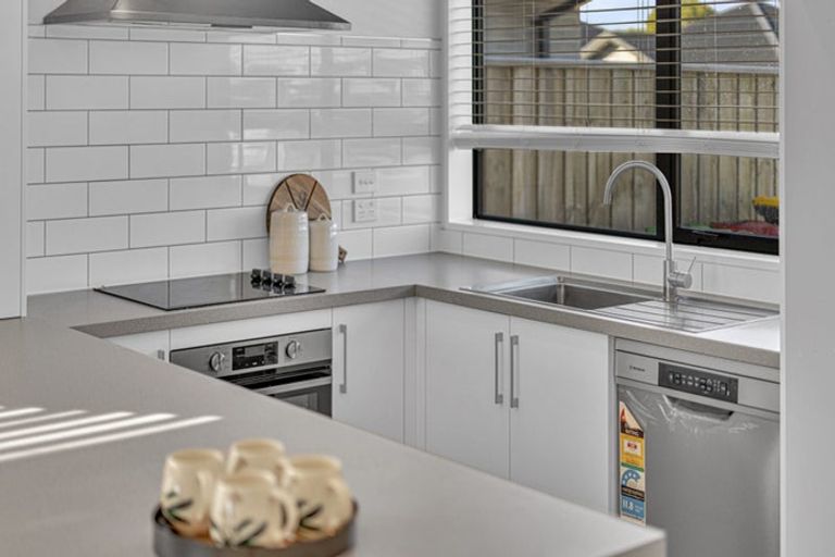 Photo of property in 5 Chambers Avenue, Woodend, 7610